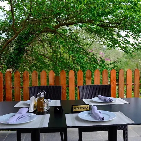 N'peze Hotel Ljaknasi